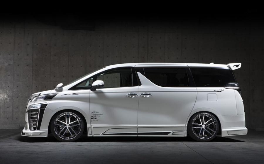  Toyota Vellfire by Rowen 2018 года  (фото 3 из 7)